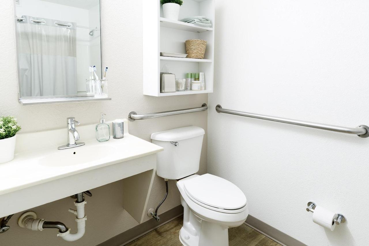 Intown Suites Extended Stay Houston Tx - Highway 6 사이프러스 외부 사진